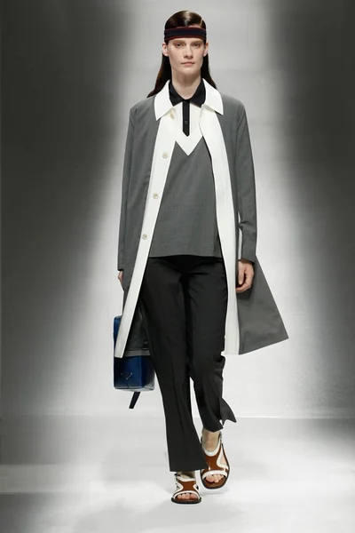 Look 10